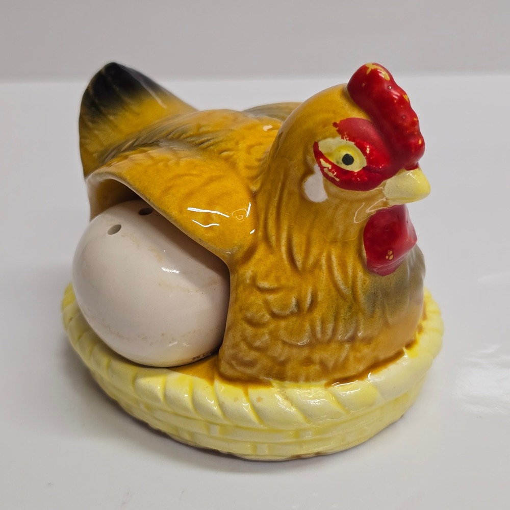 Giftcraft Chicken Rooster Egg Salt and Pepper Shakers Yellow Ceramic Farmhouse